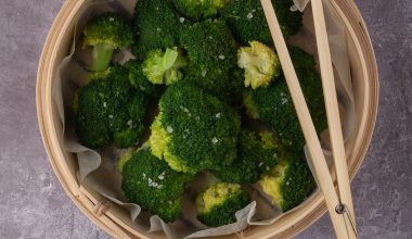 how to cook frozen broccoli in the oven
