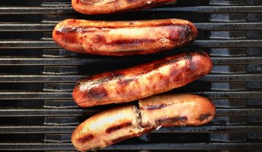 how to cook sausages on a gas bbq