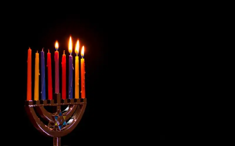 how to light a 7 candle menorah