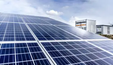 what are the advantages and disadvantages of using solar panels