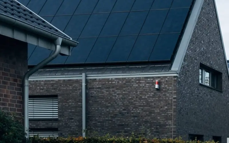 how do solar panels produce electricity
