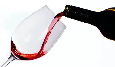 is red wine vinegar alcoholic
