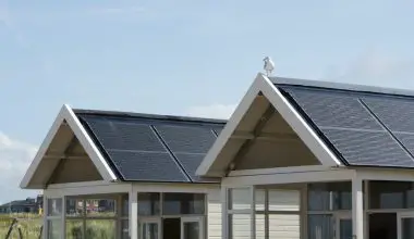 what are the two types of solar panels