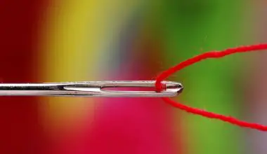 how to thread a sewing needle