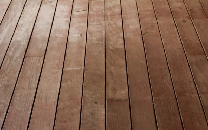 how to cut vinyl plank flooring around toilet