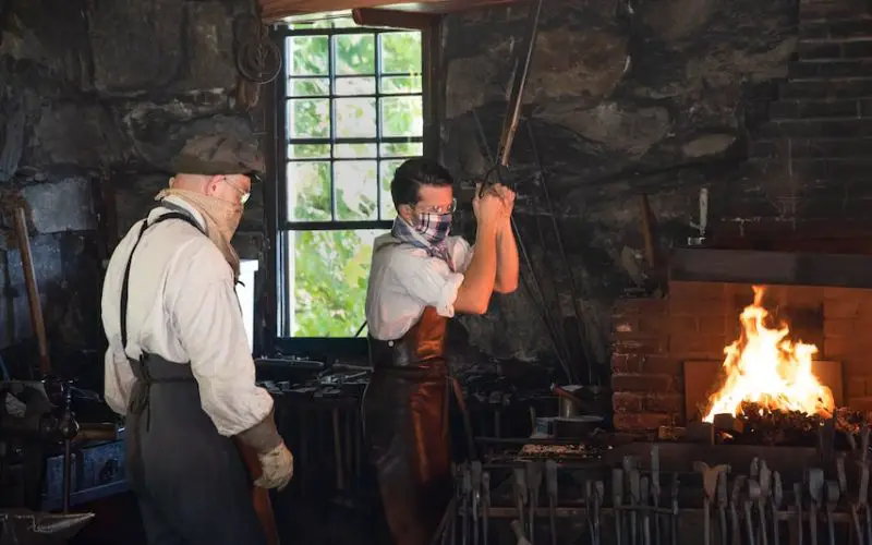 what can a blacksmith make