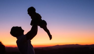 can unmarried father take child from mother